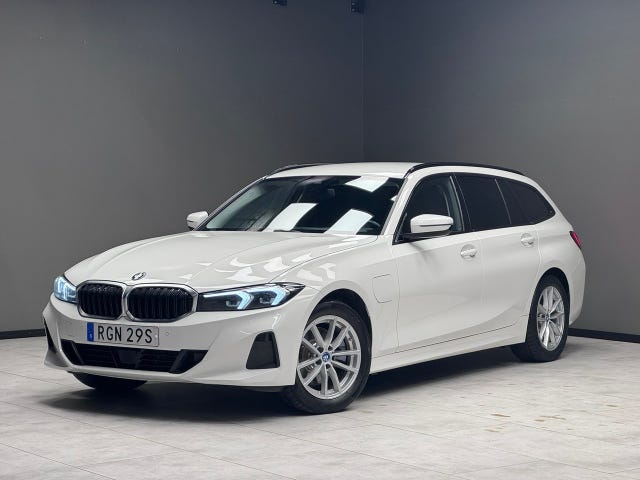 BMW 330e 2024