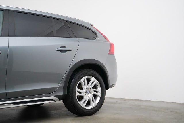 Volvo V60 Cross Country 2017 – bild 3