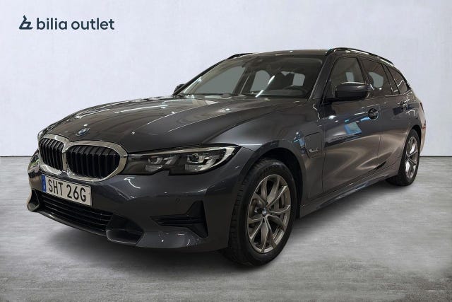 BMW 330e 2022