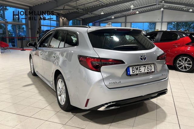 Toyota Corolla 2024 – bild 4