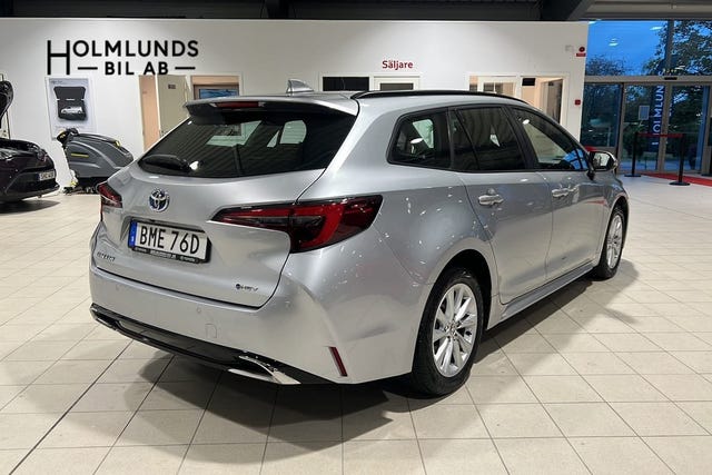 Toyota Corolla 2024 – bild 3