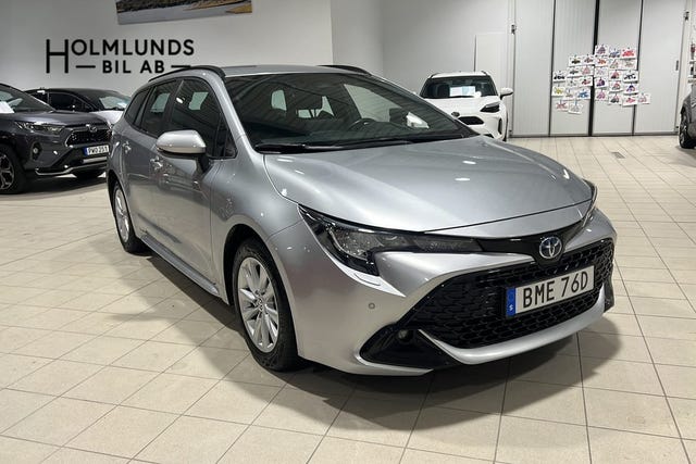 Toyota Corolla 2024 – bild 2
