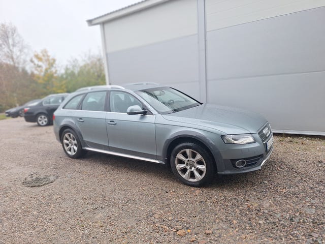 Audi A4 allroad 2011