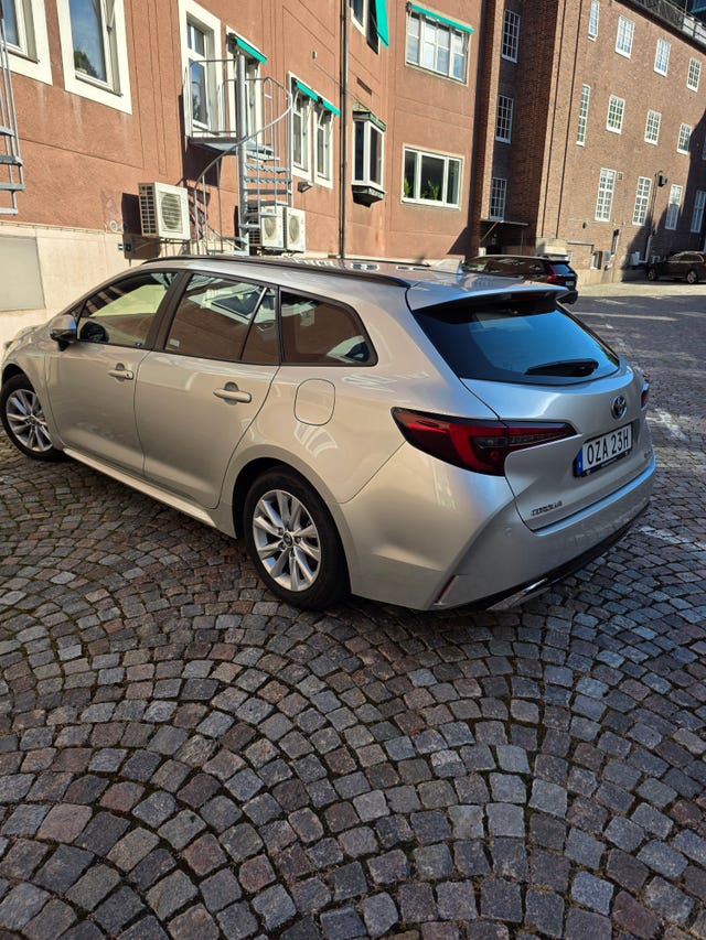 Toyota Corolla 2024 – bild 3