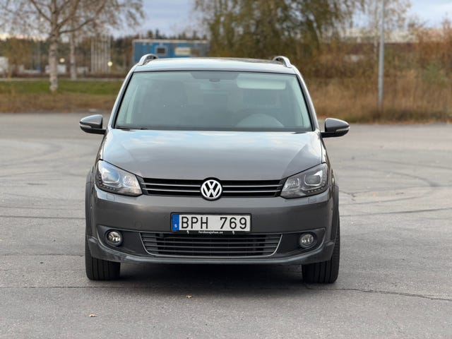 Volkswagen Touran Cross 2012