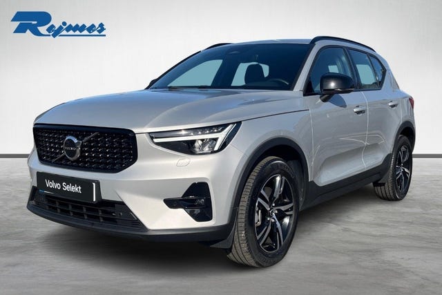 Volvo XC40 2025