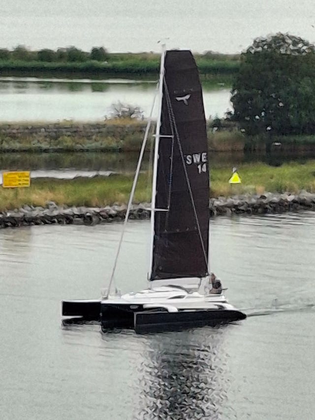 Dragonfly 28 Sport trimaran