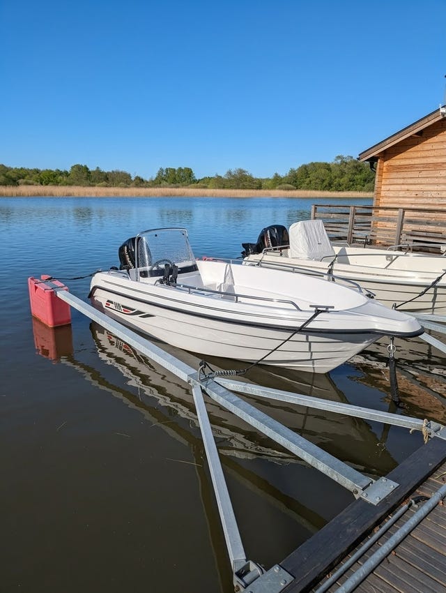 HR 460 Fishing, 50hk Suzuki endast 32 gångtimmar.