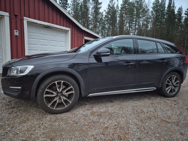 Volvo V60 Cross Country 2017 – bild 2