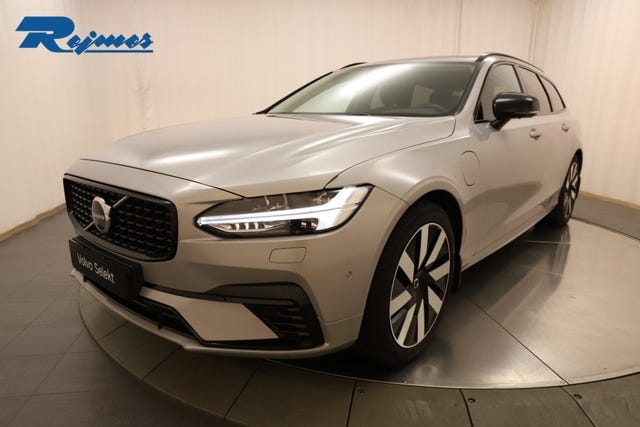 Volvo V90 2025
