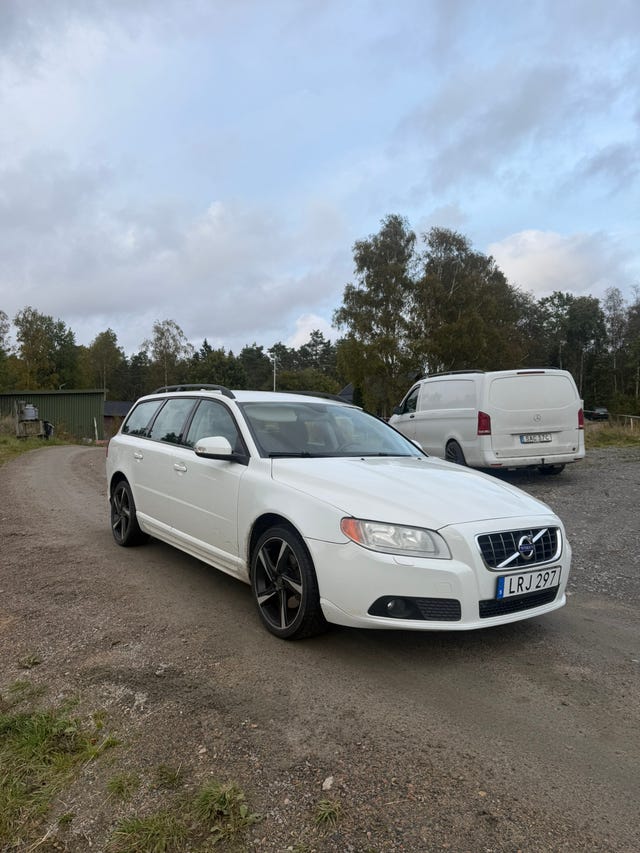 Volvo V70 2011 – bild 2