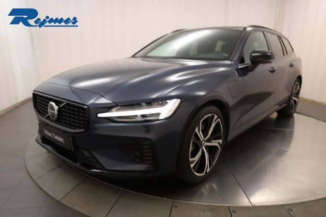 Volvo V60 2025