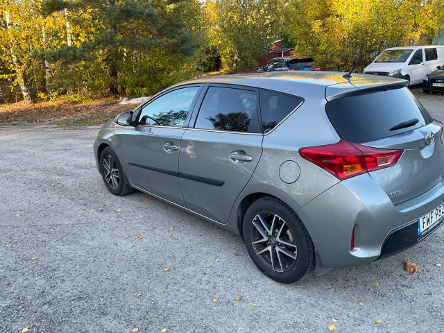Toyota Auris 2015