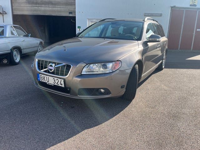 Volvo V70 2011