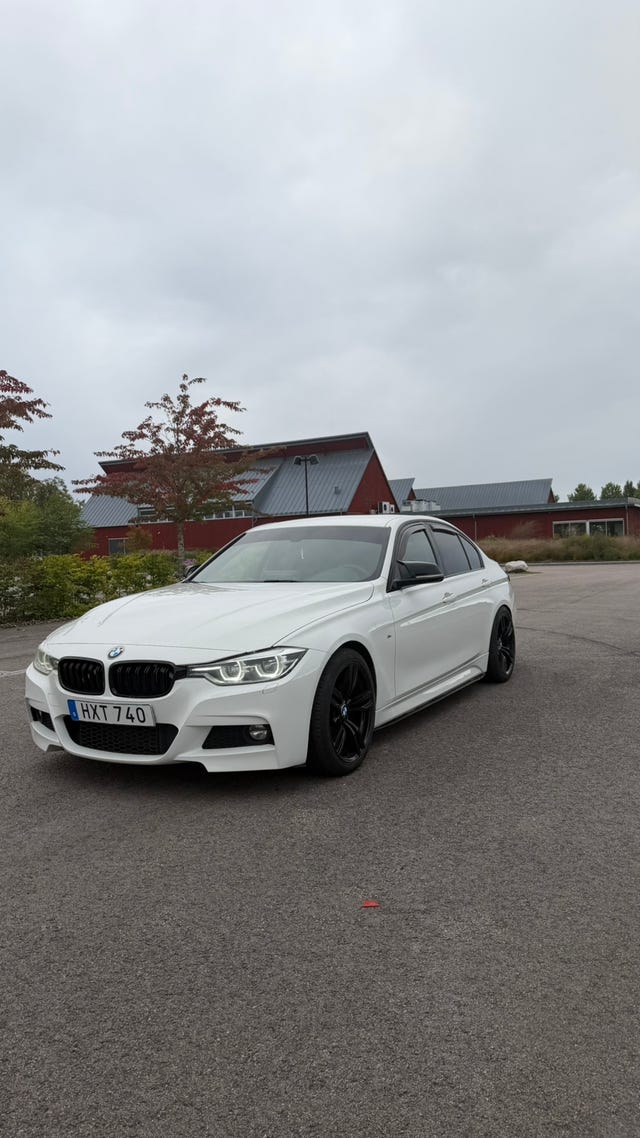 BMW 330i 2016