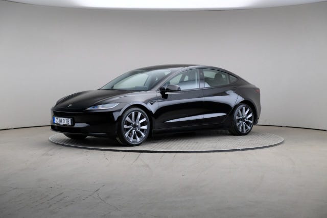 Tesla Model 3 2024