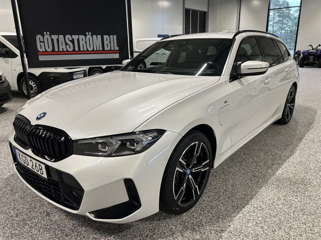 BMW 330e 2024