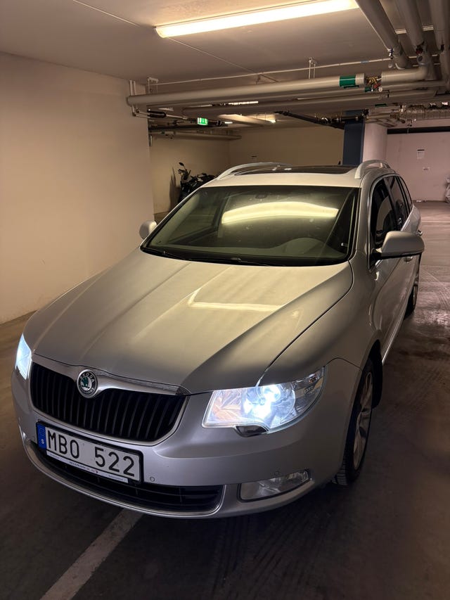 Skoda Superb 2012