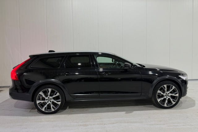 Volvo V90 Cross Country 2020 – bild 4