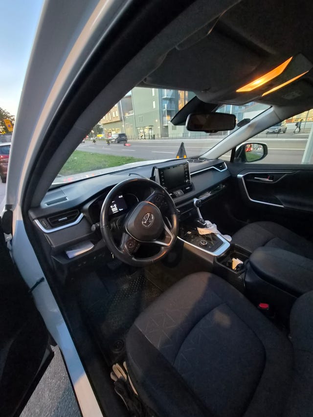 Toyota RAV4 2021 – bild 4