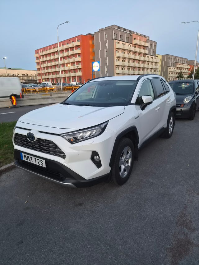 Toyota RAV4 2021 – bild 2