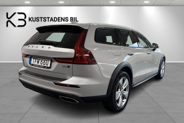 Volvo V60 Cross Country 2021 – bild 3