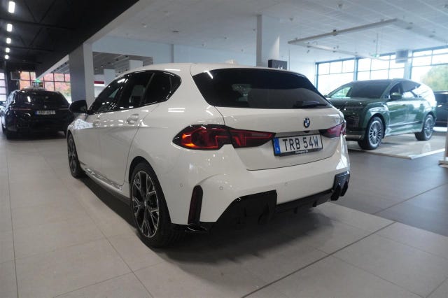 BMW 120 2026 – bild 4