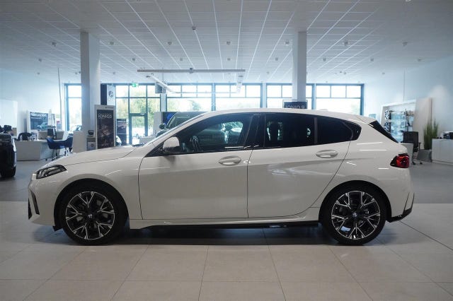 BMW 120 2026 – bild 3