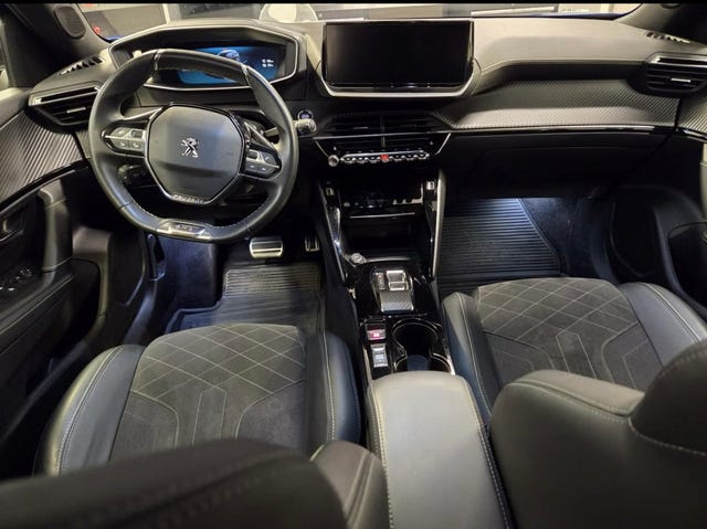 Peugeot e-2008 2022