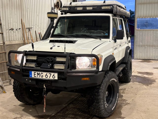 Toyota Land Cruiser 2011