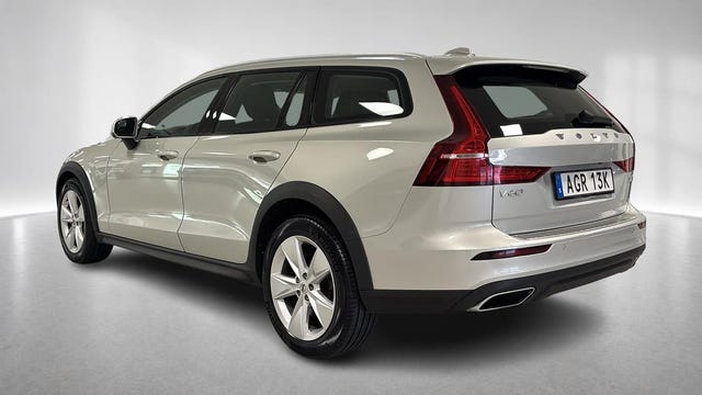 Volvo V60 Cross Country 2022 – bild 2