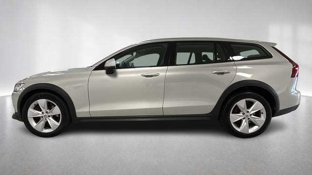 Volvo V60 Cross Country 2022 – bild 3