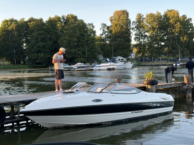 Stingray 195 CS – 2007 – Volvo Penta 3.0 GL – Fogelstad båtvagn