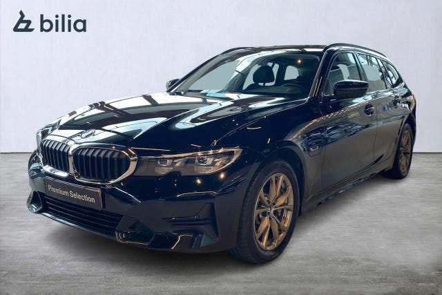 BMW 330e 2022