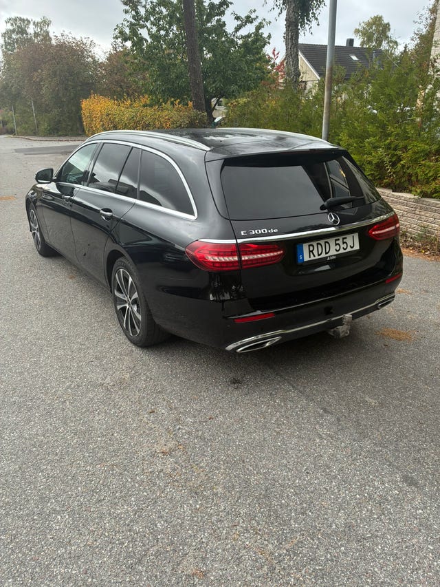 Mercedes-Benz E300 2022