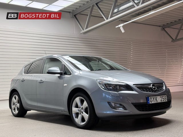 Opel Astra 2012