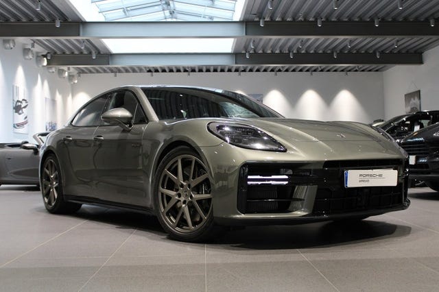 Porsche Panamera Turbo 2024