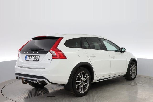 Volvo V60 Cross Country 2018 – bild 4