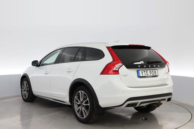 Volvo V60 Cross Country 2018 – bild 3