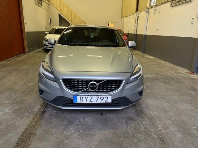 Volvo V40 2019