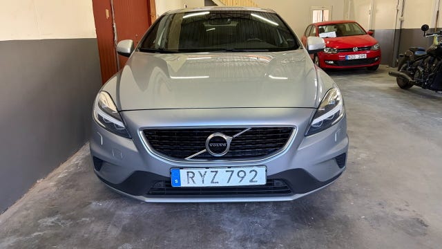 Volvo V40 2019