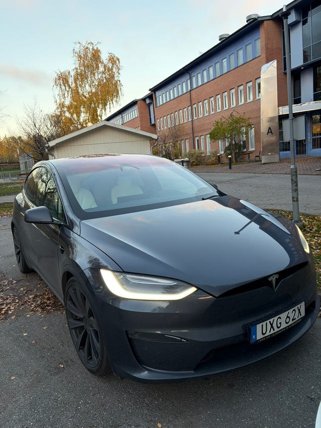Tesla Model X 2023