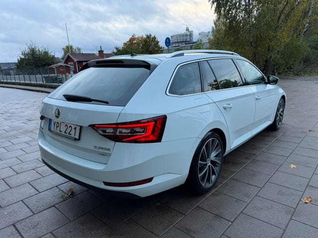 Skoda Superb 2018 – bild 4
