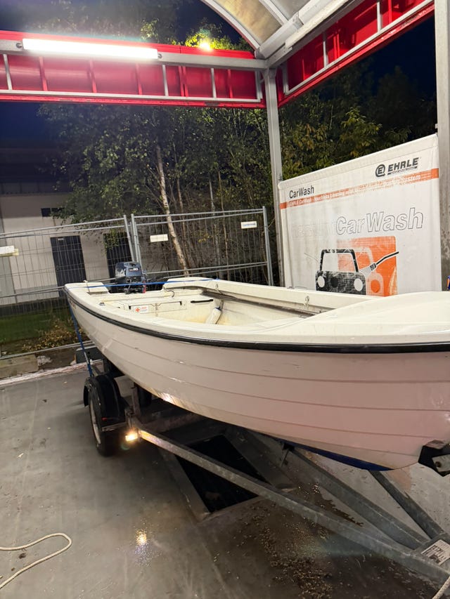 Crescent 434 Yamaha Autolube 20hk+TK trailer 80kmh