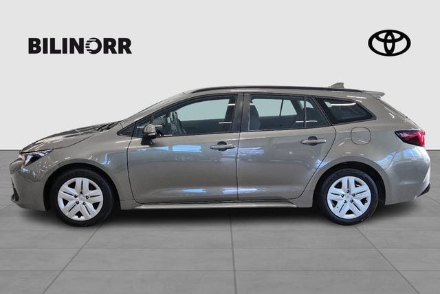 Toyota Corolla 2023 – bild 4
