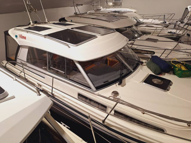 SAGA 325