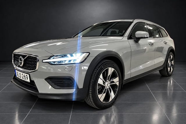 Volvo V60 Cross Country 2024