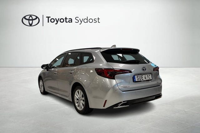 Toyota Corolla 2024 – bild 2