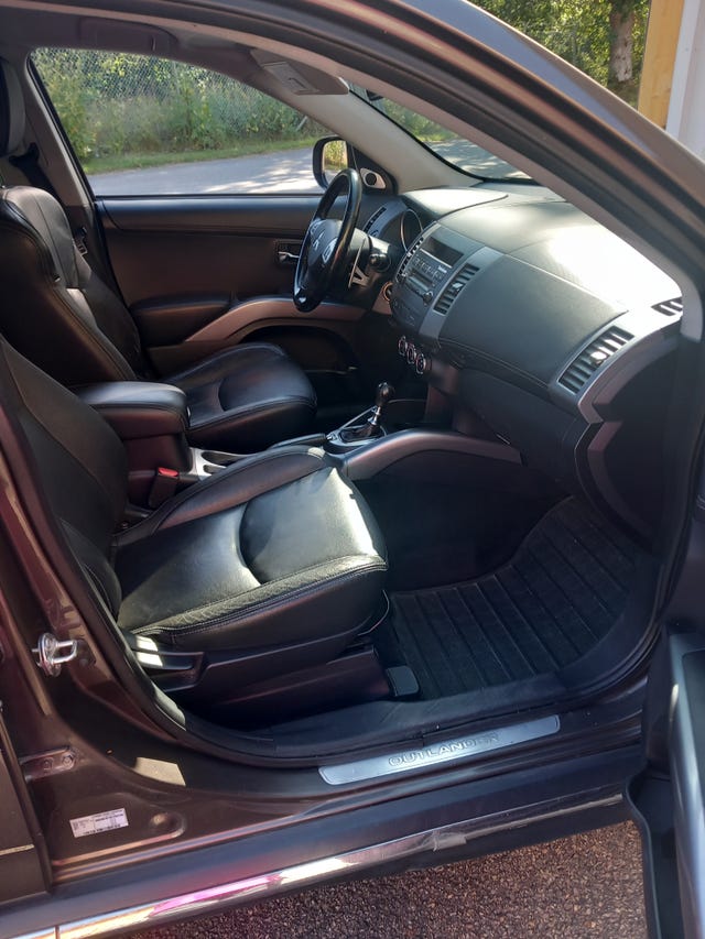 Mitsubishi Outlander 2012