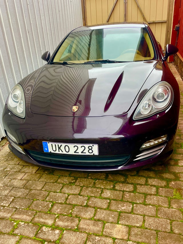 Porsche Panamera 4S 2010